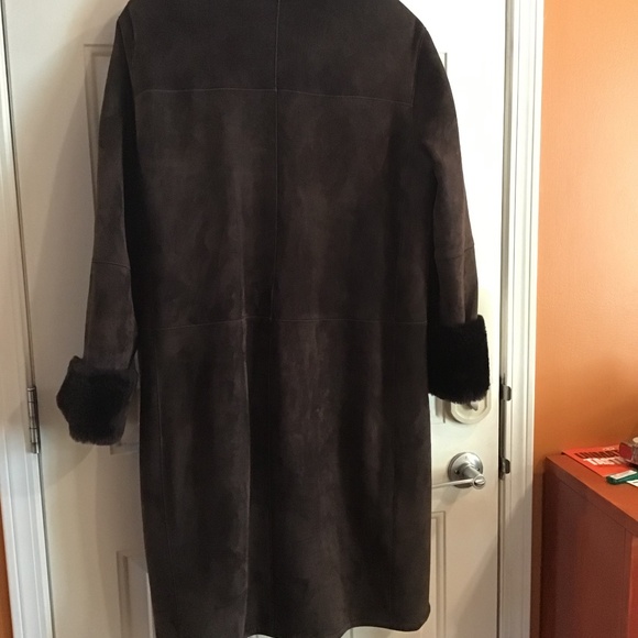 Shearling lambskin coat - Picture 2 of 3